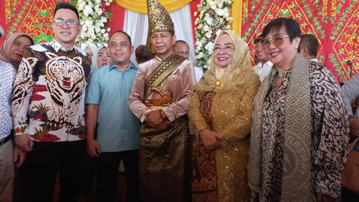 Daftar Politisi Hadiri Penjemputan Adat Pj Bupati Bolmong Jusnan Mokoginta