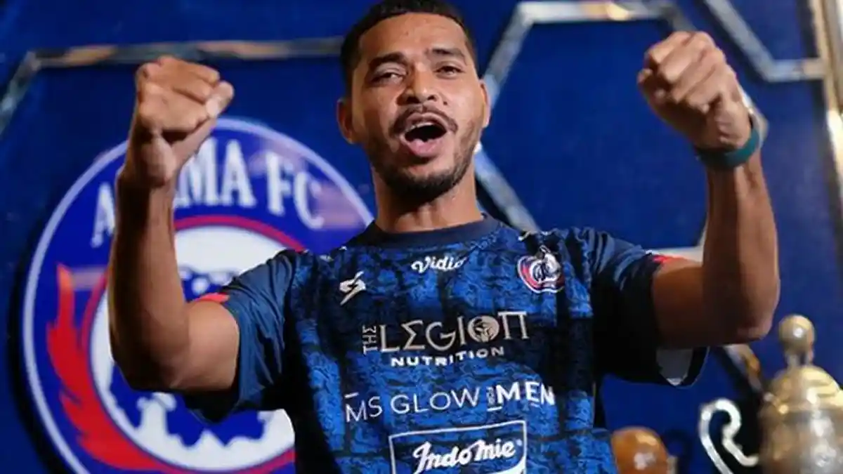 Pertandingan Arema FC Vs PSM Makassar Versi Hasyim Kipuw yang Mantan Tim Juku Eja :Senang-Siaga