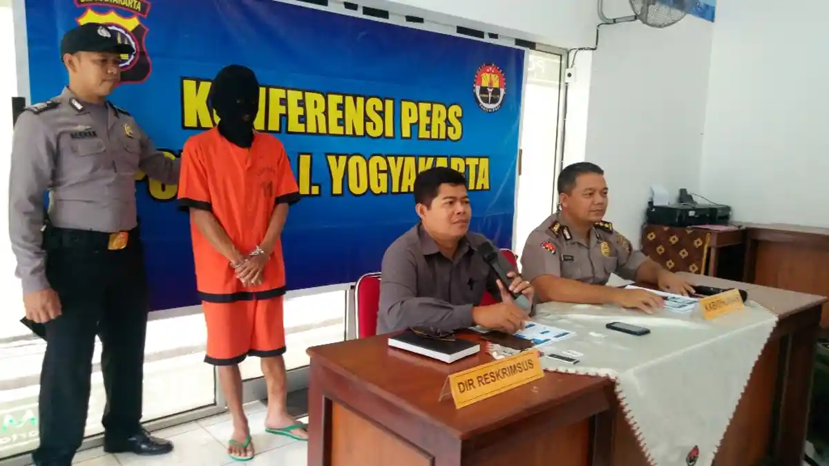 Tak Terima Diputus, Pria Asal Kebumen Ini Sebarkan Foto Bugil dan Video Topless Pacarnya di Medsos