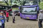 Ramp-Check-Bus-Wisata-di-Pantai-Simbaronce-Kecamatan-Watulimo-Kabupaten-Trenggalek-Minggu.jpg