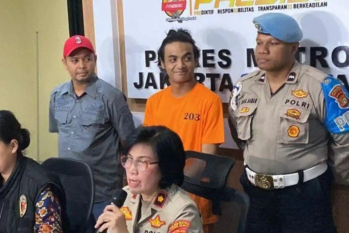 Vadel Badjideh Dikunjungi Ustaz Dasad Latif di Penjara, Titin Mohon Doa Agar Putranya Segera Bebas
