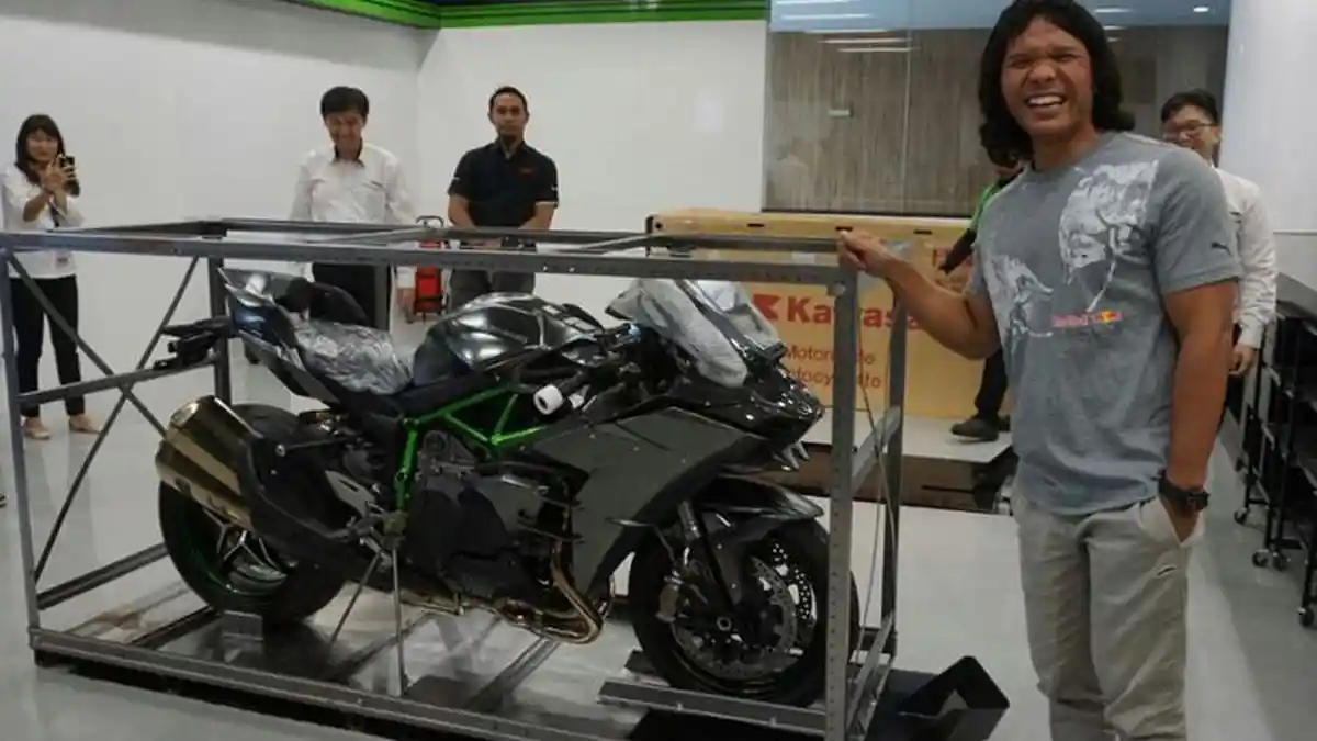 Kawasaki Ninja H2 Diproduksi Terbatas, di Indonesia Hanya Ada Satu Orang yang Memilikinya