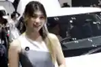 SPG Cantik di Pameran Otomotif GIIAS 2023