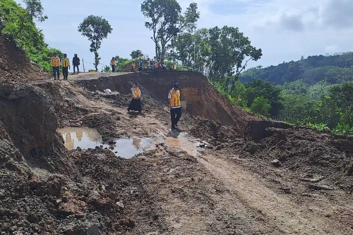 Jalur Lintas Selatan Kelok 9 Kembali Longsor, Total Ada 11 Titik, Akses Malang-Blitar Ditutup