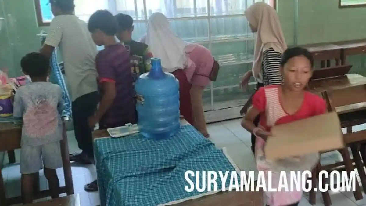 Guru dan Murid Panik, Ladang Tebu Terbakar Meluas di Kelurahan Pilang, Probolinggo