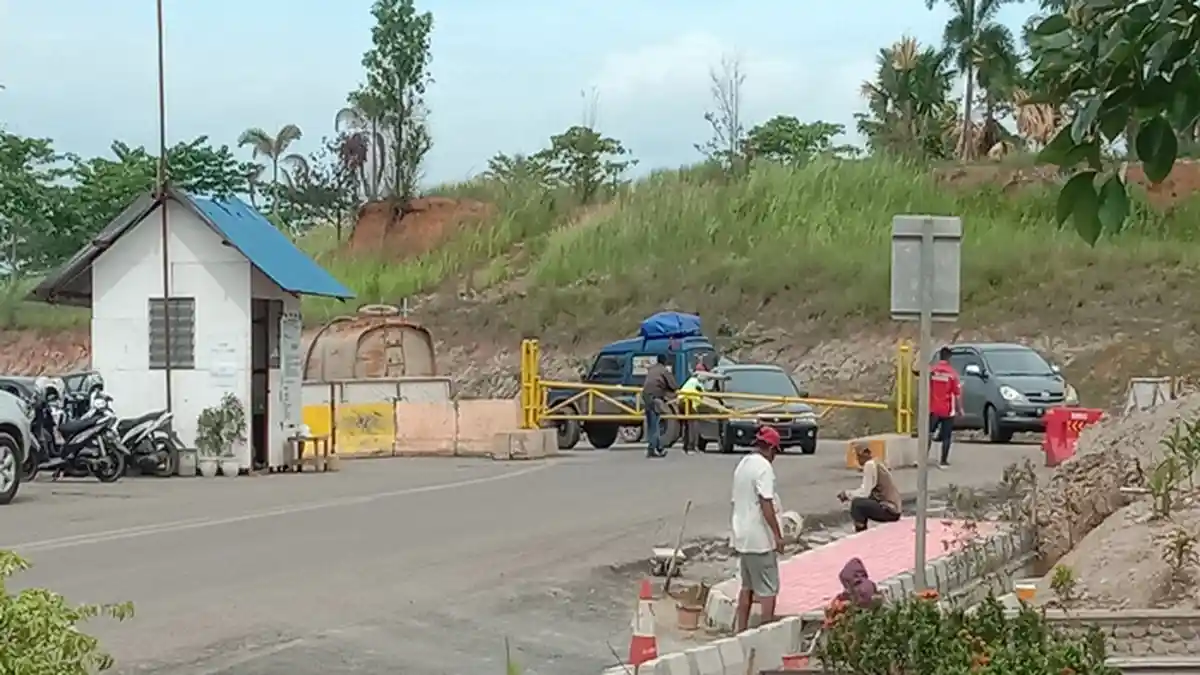 Sudah Angkut Barang Banyak Pengendara Mobil Ini tak Boleh Melintas di Tol Kayuagung-Palembang