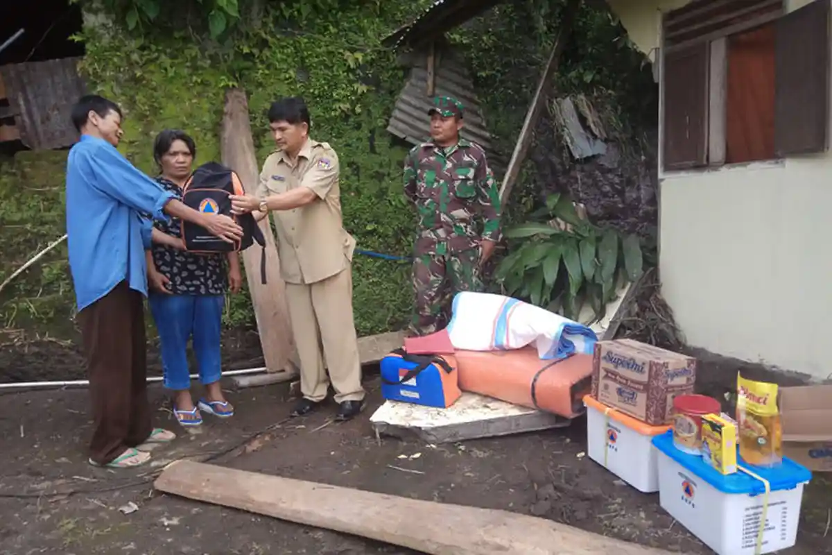 Anak dan Cucu Nyaris Tertimbun Longsoran Tanah, Olke Assa Bersyukur Dapat Bantuan