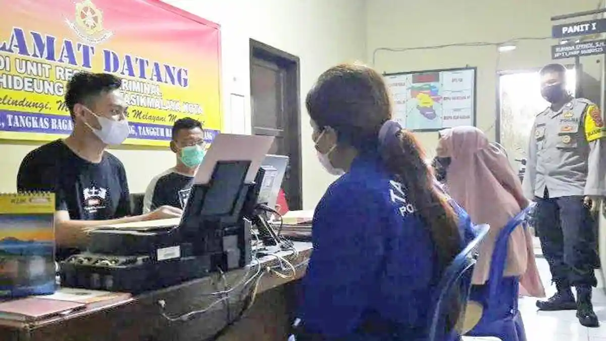 Cerita Duo Emak-emak Spesialis Copet HP, Terpengaruh Sinetron, Sudah Lakukan Aksi Belasan Kali