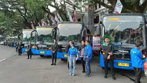 Trans-Jatim-saat-pertama-kali-diresmikan-di-depan-DPRD-Kota-Malang-Jatim.jpg