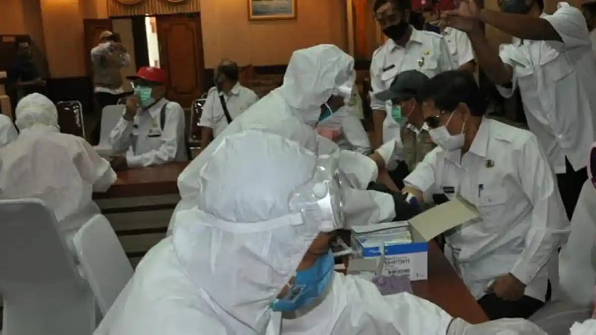 Bupati Gresik Pimpin Rapid Test Untuk Seluruh Pejabat di Pemkab Gresik, Ini Hasilnya