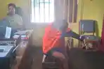 Tersangka-pencurian-iPhone-milik-bosnya-di-DesaKecamatan-Siliragung-Kabupaten-Banyuwangi.jpg