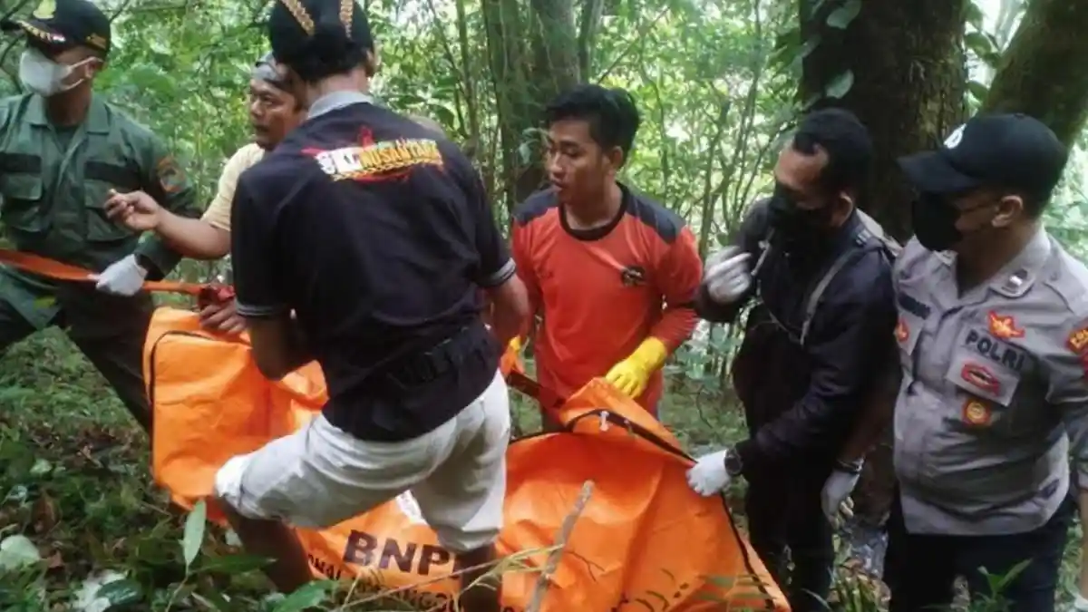 BREAKING NEWS : Jasad Cewek dalam Koper di Jurang Gajah Mungkur Cangar ...