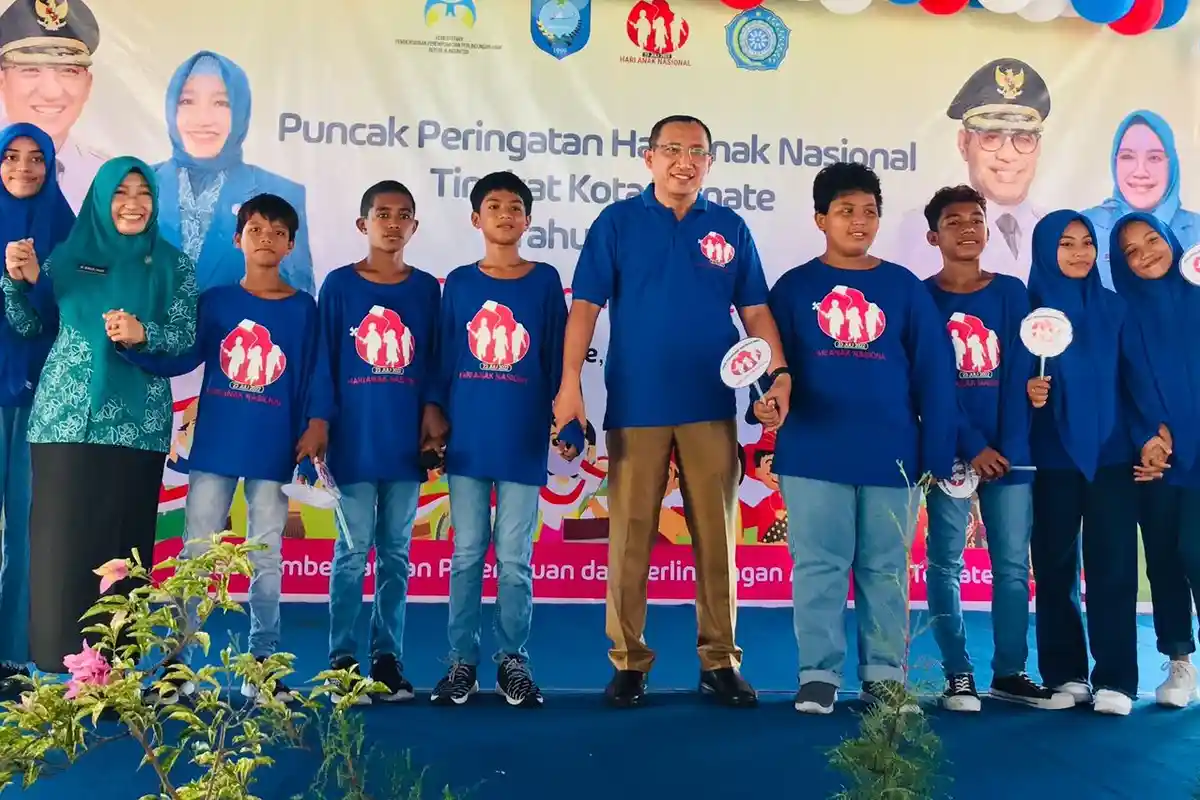 Momen Hari Anak Nasional 2022, Wali Kota Ternate Janji Sekolahkan Dua Anak Putus Sekolah
