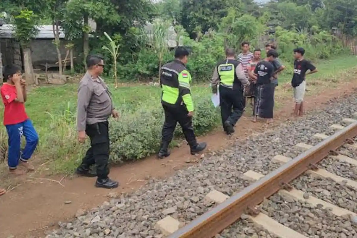 Pemotor Tewas Tertabrak KA Sri Tanjung di Tongas Probolinggo, Warga Sempat Teriaki Korban