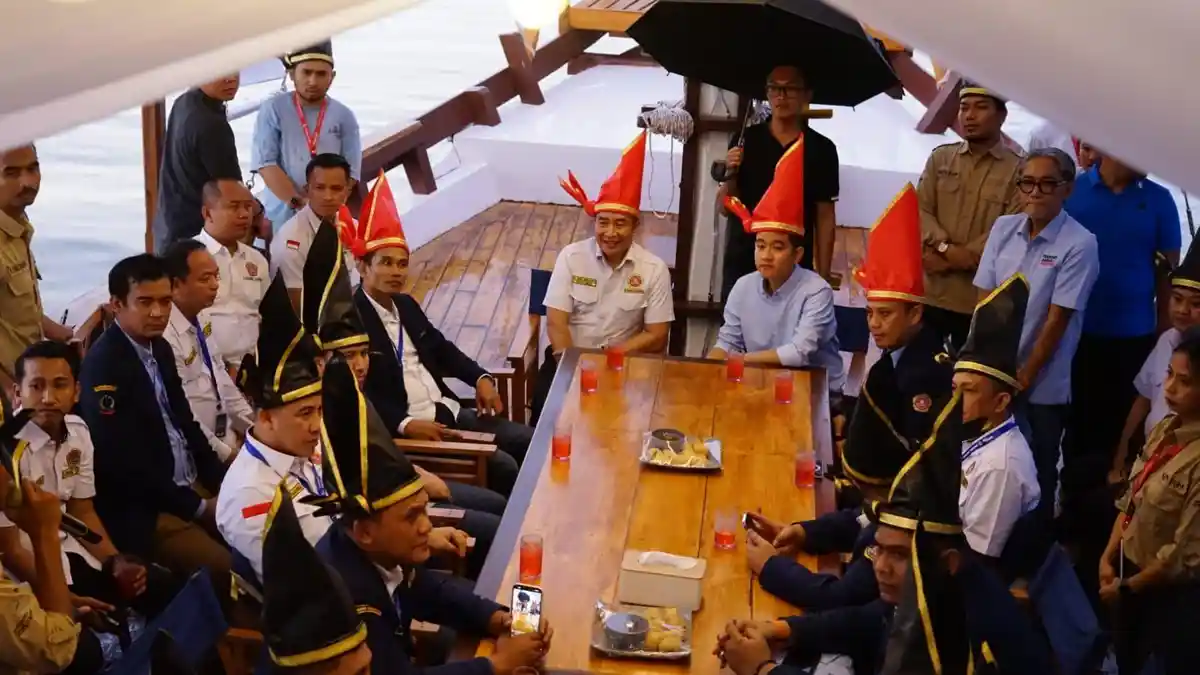Momen Gibran Diskusi Semeja AIA, Harmansyah, Anhar Rahman di Perahu ...