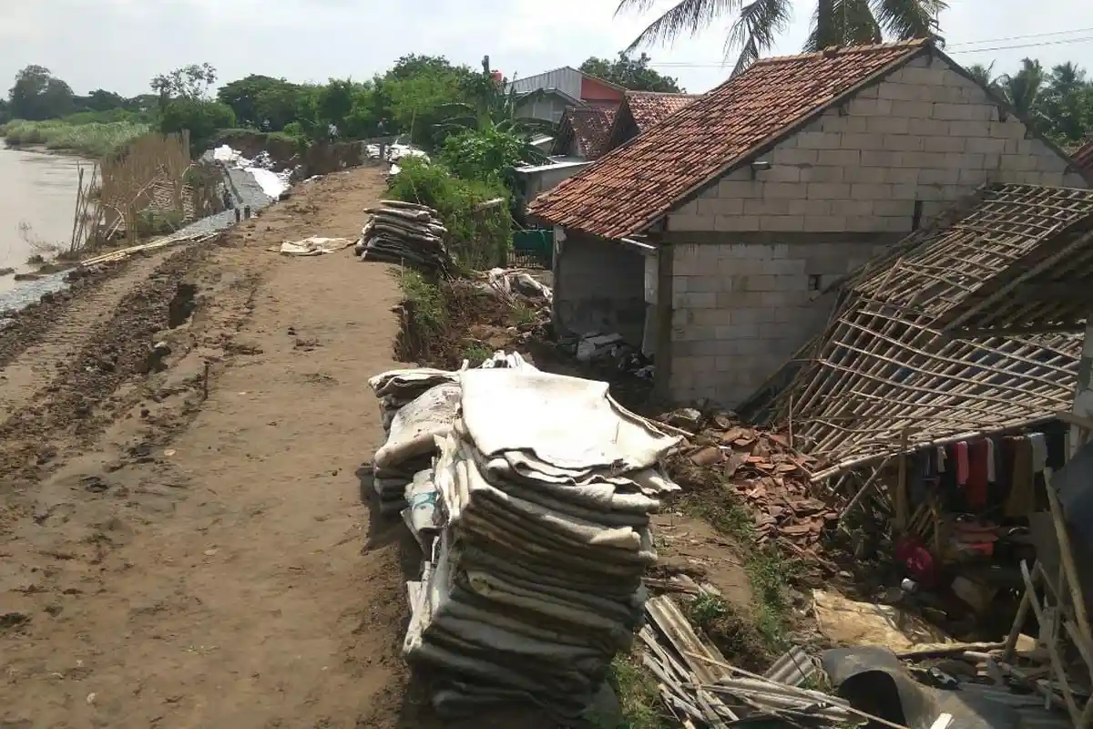 Cerita Kasum Selamatkan Istri Anak saat Tanggul Sungai Citarum Longsor: Rasakan Getaran Mengerikan