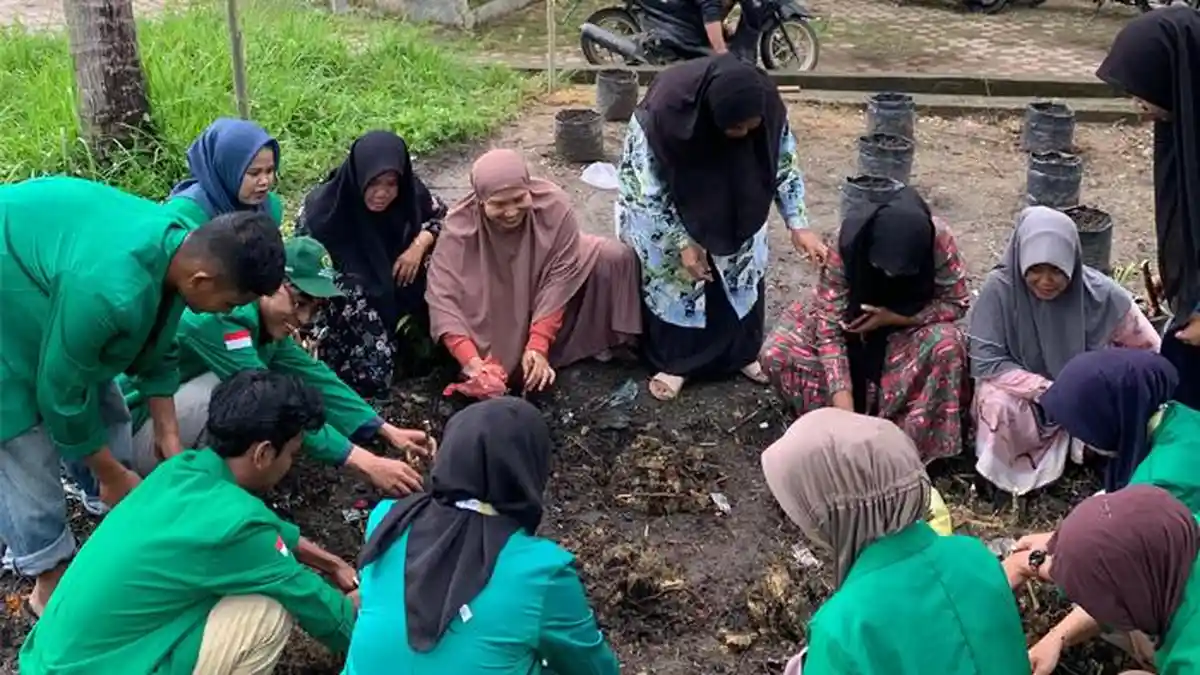 Mahasiswa Unimal Buka Lahan Apotek Hidup di Desa Cut Mamplam