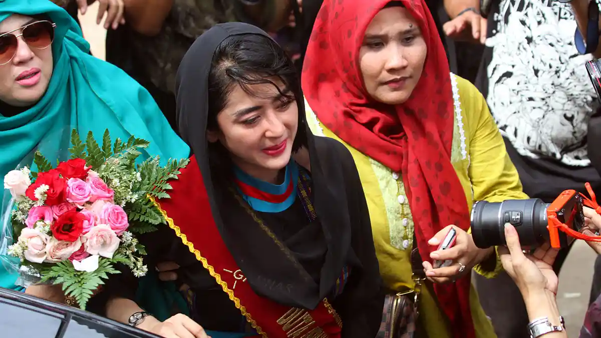 Dewi Perssik Sempat Akan Dimasukkan ke Sel Tikus