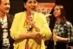 Titiek Puspa di Peluncuran Album Duo Kembar