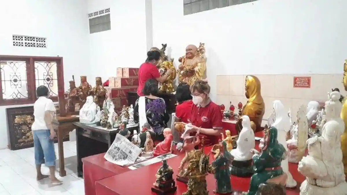 Jelang Imlek, Melihat Tradisi Cuci Rupang atau Cuci Patung Dewa Dewi di Wihara Kwan In Thang