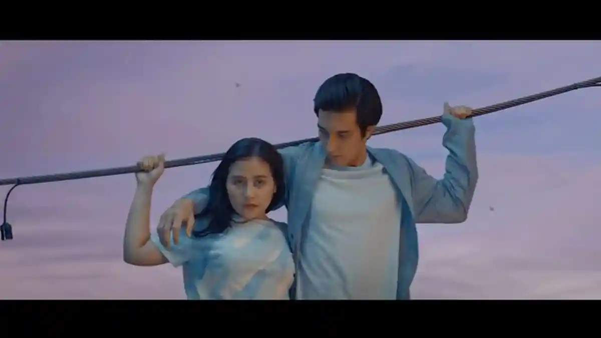 Sinopsis Film Terbaru '12 Cerita Glen Anggara' yang Dibintangi Prilly Latuconsina dan Junior Roberts