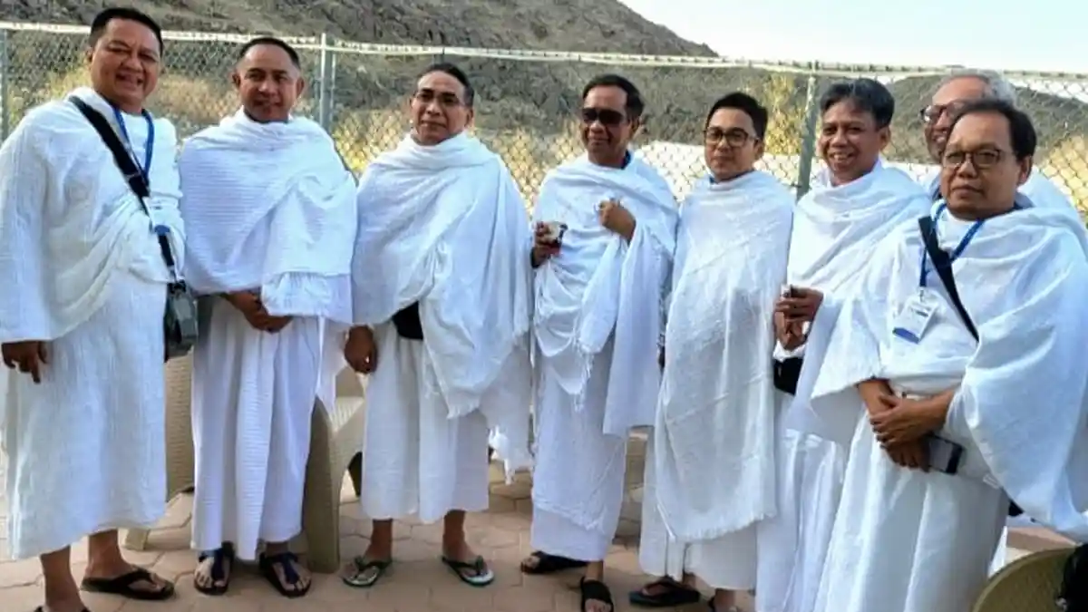 Bos Tegal Mas Thomas Riska Wukuf di Arafah Bareng Mahfud MD dan Gus Yahya