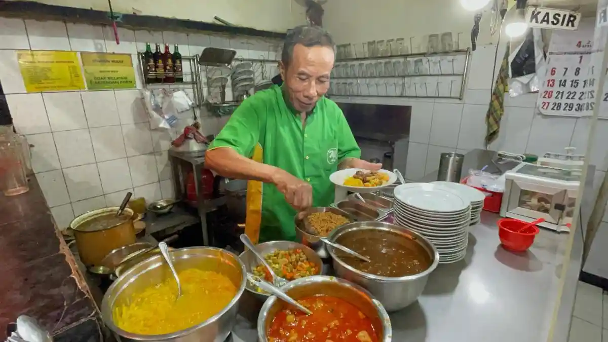 Kuliner Legendaris, Warung Lama H Ridwan di Pasar Besar Kota Malang Sudah Ada Sejak 1925