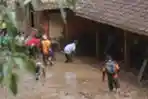 Evakuasi Korban Banjir Bandang Grabag