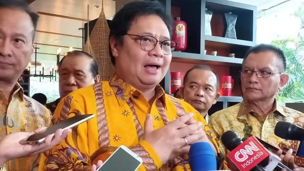 Airlangga Hartarto Sebut Aktor Intelektual Sponsor Demo Tolak UU Cipta Kerja,Siapa?