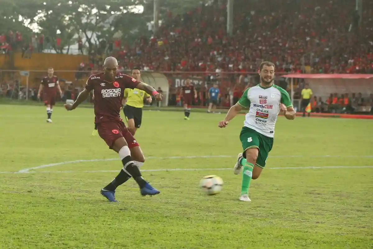 PSM Makassar Vs PSMS Medan - Sandro Cetak Gol Indah, Skor 5-0