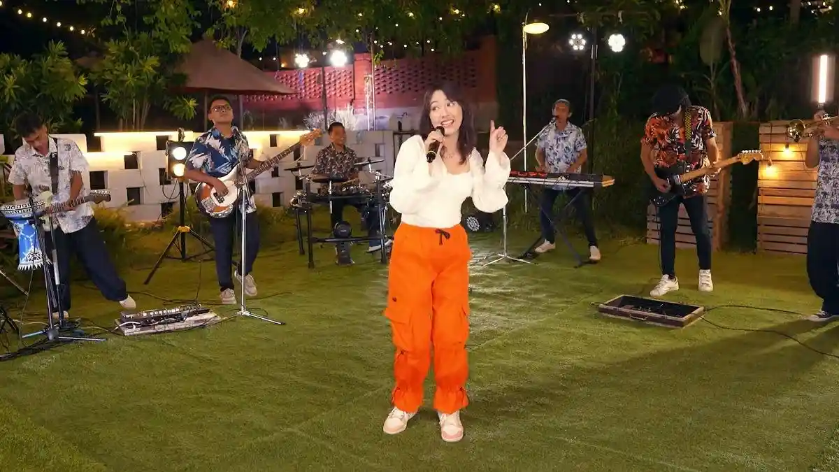 Chord Gitar dan Lirik Lagu Dangdut Lewat Angin Wengi - Happy Asmara