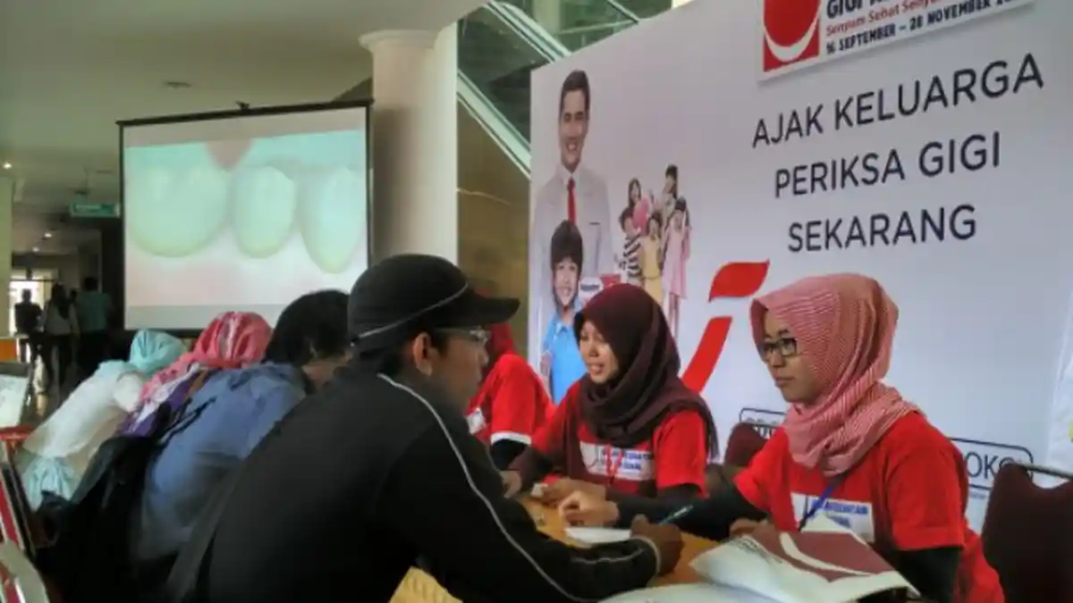 Ratusan Pasien Mengantre di RSGM UMY AMC untuk Periksa Gigi Gratis