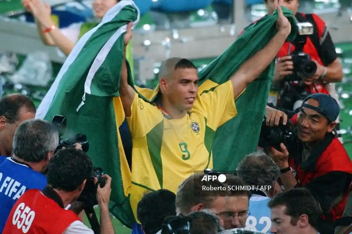 Starting XI Sepanjang Masa Versi Ronaldo Brasil, Abaikan Rival Messi, Didominasi Pemain Latin
