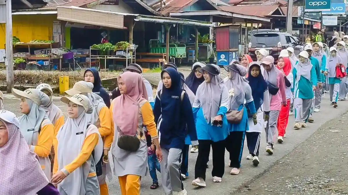 Sambut HGN dan HUT ke-80, PGRI Jagong Jeget Aceh Tengah Gelar Jalan Sehat dan Lomba Senam 