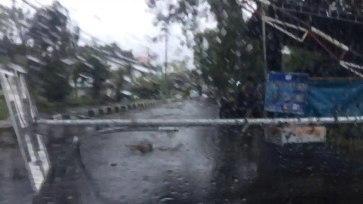 Cuaca Ekstrem di Manado: 7 Penerbangan Delay, BMKG Sulut Minta Masyarakat Waspada Hingga Jumat Besok