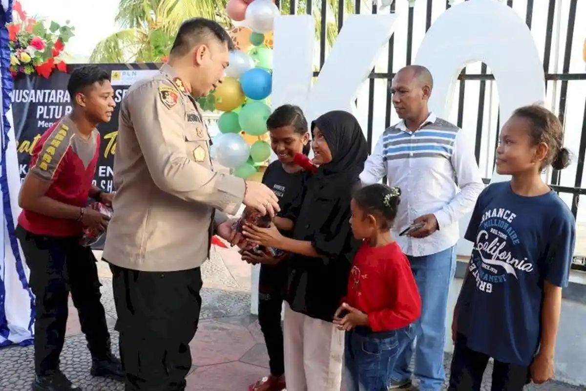 Rayakan Ulang Tahun, Kapolres Ende Berbagi Dengan Anak Panti Asuhan
