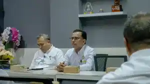 Wakil-Rektor-Bidang-Umum-dan-Keuangan-Undana-Paul-G-Tamelan.jpg