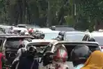 Kemacetan-yang-terjadi-di-jalan-nasional-Jalan-Panglima-Sudirman.jpg