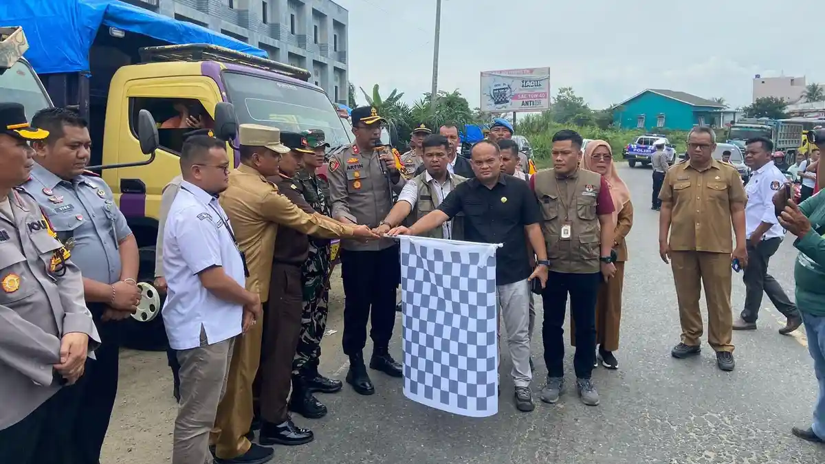 Kapolres Labuhanbatu Selatan Lepas Pergeseran Logistik Pemilu Serentak 2024 ke PPK Kecamatan