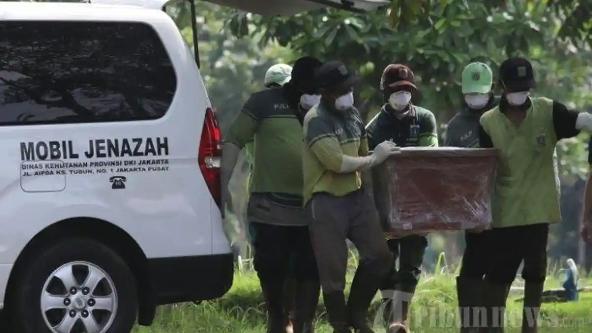 Cerita Pilu Penggali Kubur Makamkan Pasien Covid-19, Jumlah Korban Makin Banyak Siaga Sampai Malam