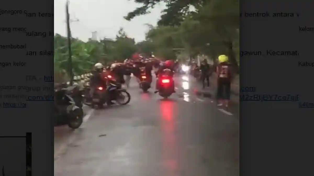 Viral,  Bentrok Warga Dengan Perguruan Silat di Tuban, Dipicu Konvoi Motor Usai Kopdar