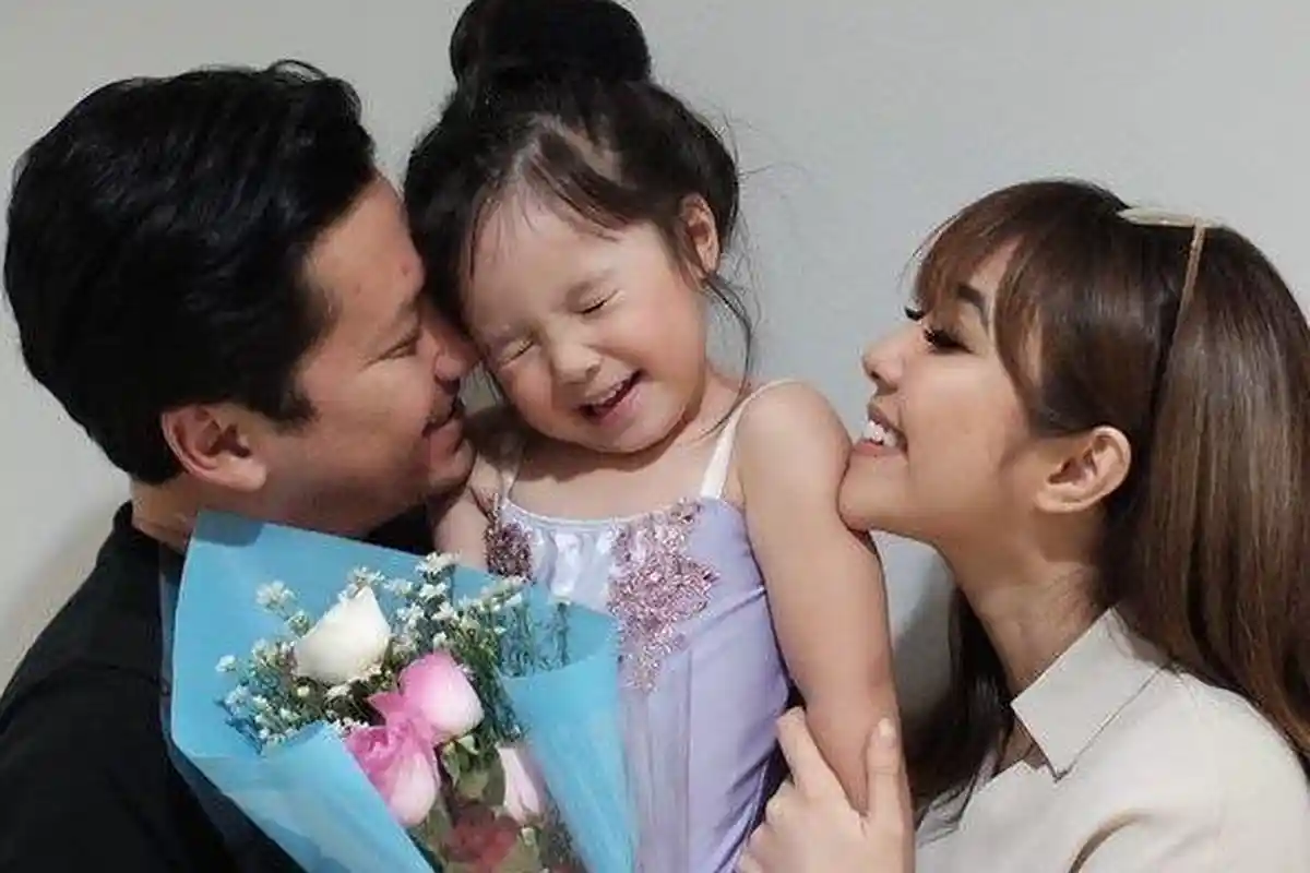 Gading Marten dan Gisella Anastasia Kembali Berkumpul Pasca Cerai, Perhatikan Ekspresi Gempi