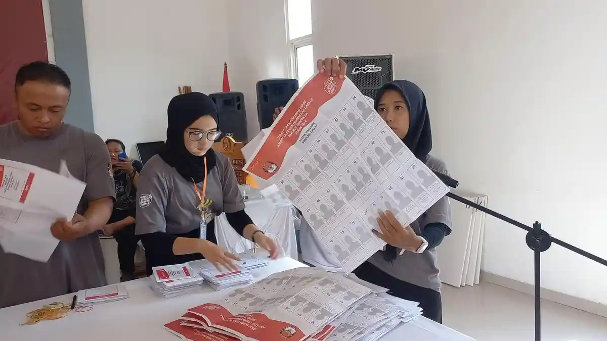 Butuh Waktu 2 Jam untuk Menghitungnya, Simulasi Perhitungan Satu Jenis Surat Suara Pemilu 2024