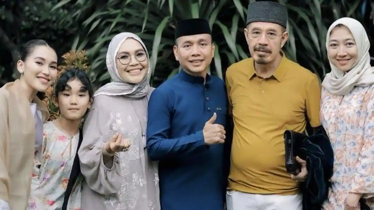 Ayu Ting Ting & Fardhana LDR,  Aksi Camer Agar Ibu Bilqis Tak Kesepian, Terungkap Momen Kebersamaan