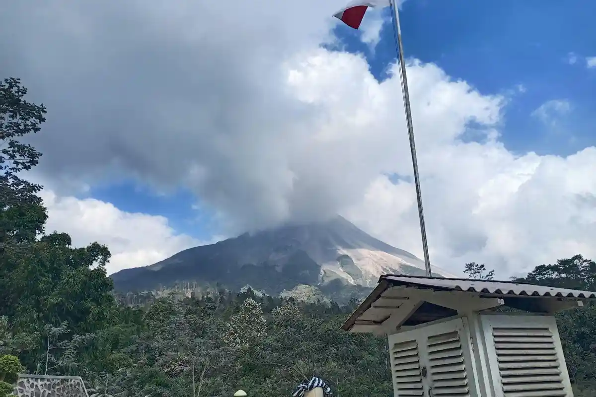 Update Gunung Merapi 19 Maret 2022, Muncul 10 Kali Guguran Lava Pijar dalam 6 Jam