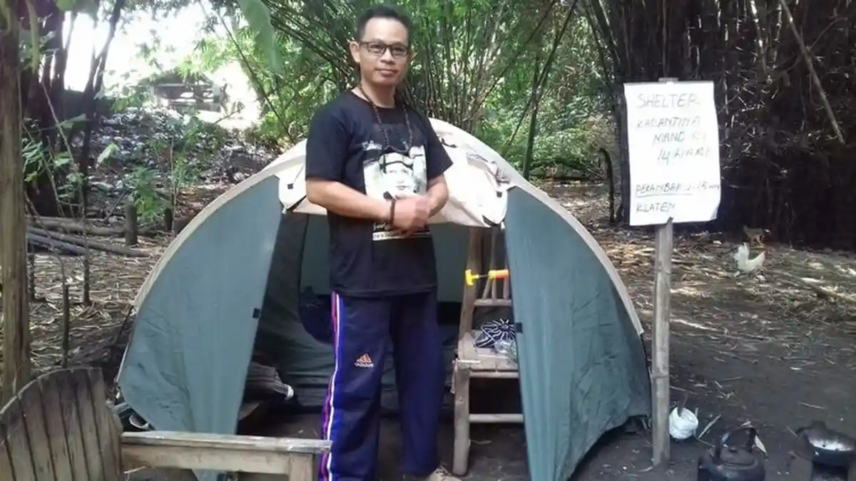 Kisah Pemudik di Klaten Isolasi Diri di Bantaran Sungai Sambil Bersihkan Sampah yang Terbawa Arus