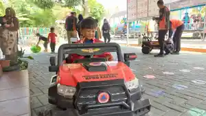 Puluhan-anak-tampak-ceria-mengikuti-kegiatan-edukasi-penanganan-bencana-yang-digelar-BPBD.jpg