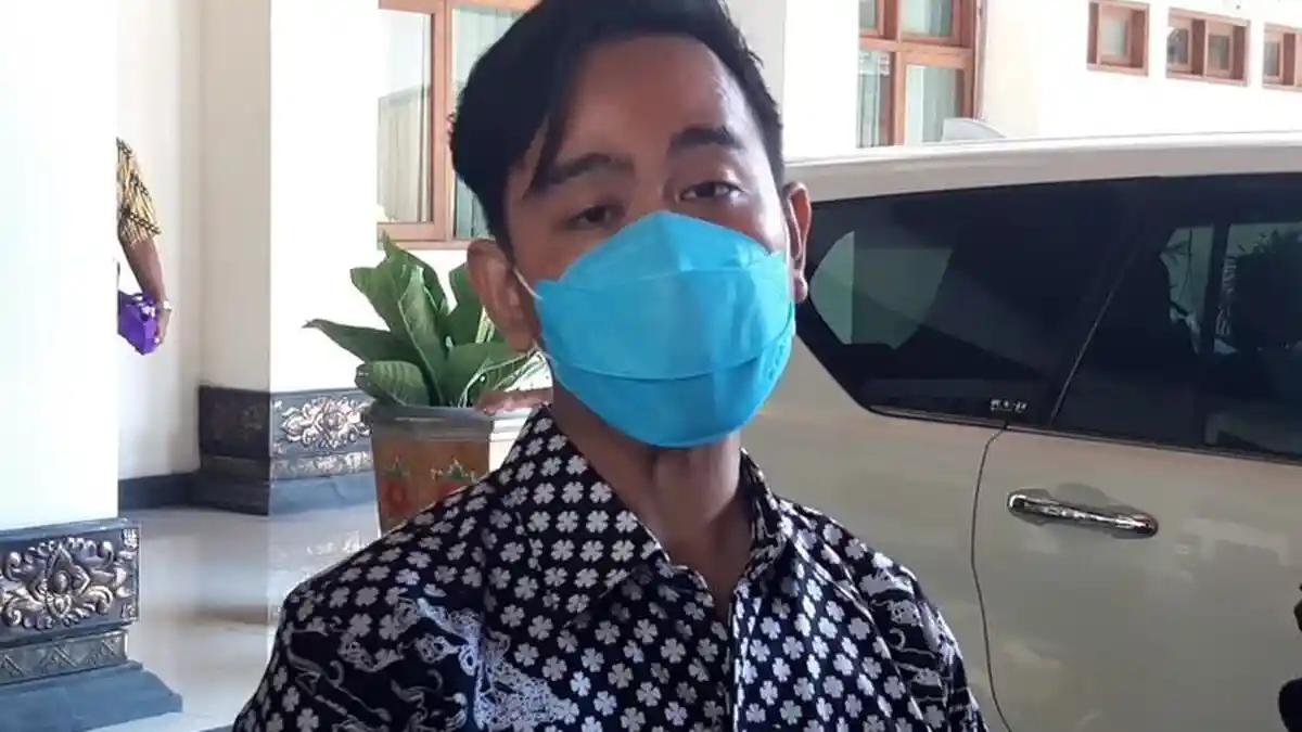 Isolasi Mandiri di Rumah Dinas Loji Gandrung, Gibran Rakabuming Terjangkit Varian Covid-19 Omicron