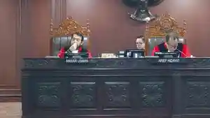 Hakim-Mahkamah-Konstitusi-MK-Anwar-Usman.jpg