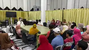 Husain-Abdullah-Pimpin-Rapat.jpg